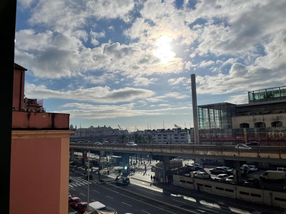 Ferienwohnung La Finestra Sul Museo Del Mare Genua Exterior foto